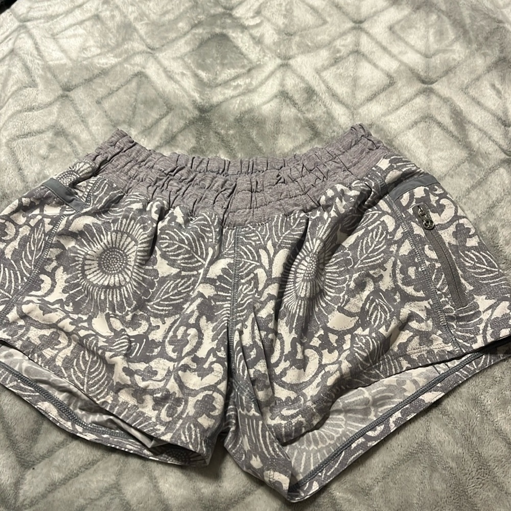 Size 4 really cute shorts. So soft and comfortable!
